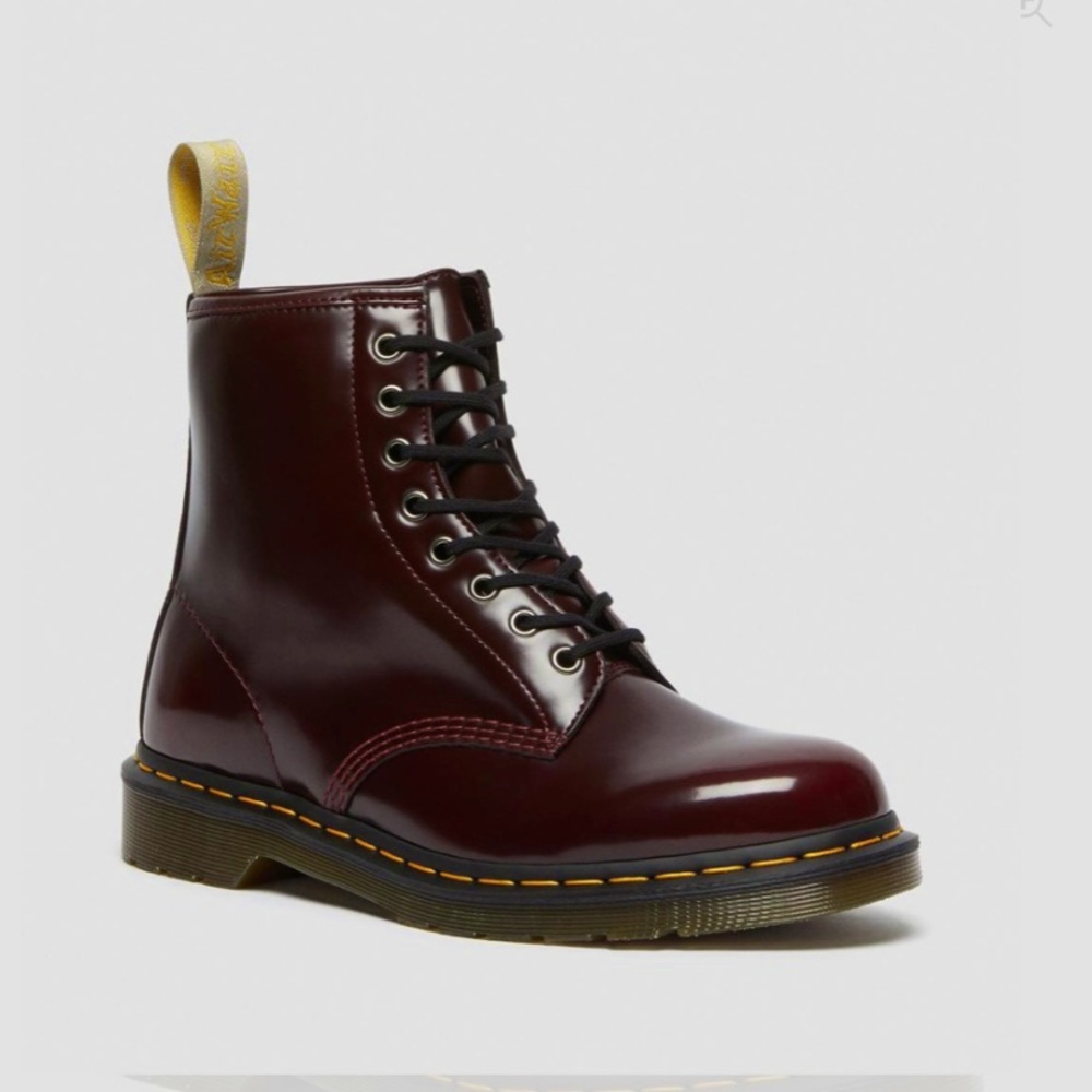 MAROON DOC MARTENS / VINTAGE LACE UP DOC MARTENS